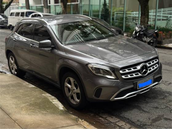 MERCEDES-BENZ GLA 200 1.6 CGI FLEX ADVANCE 7G-DCT